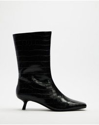 AERE - Maria Leather Kitten Heel Boots
