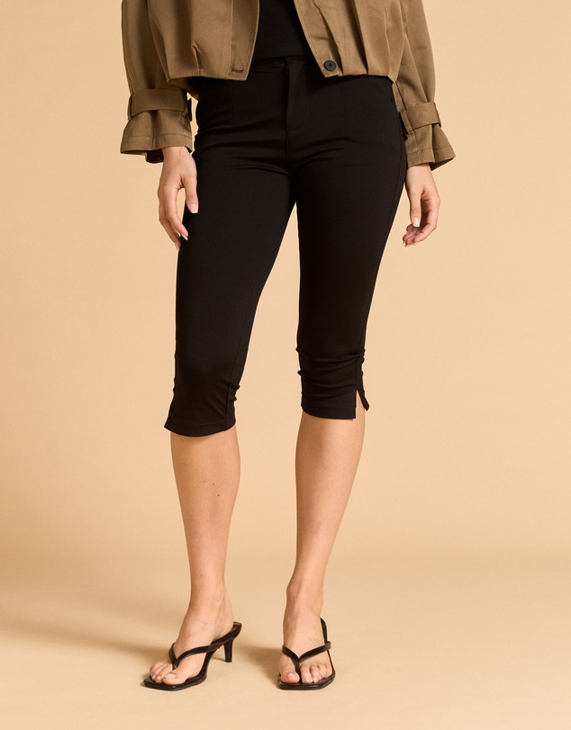 MVN - Capri Pant