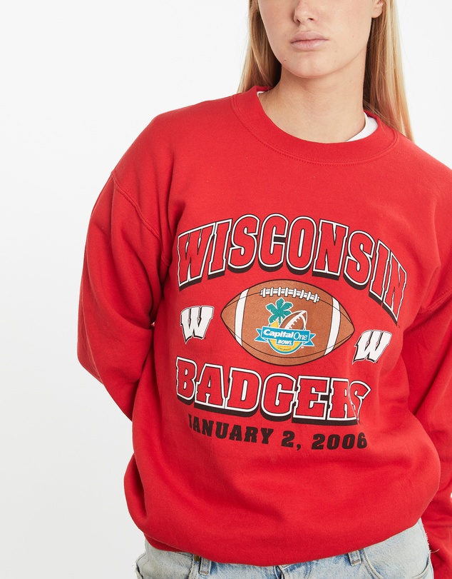 Vintage by The Real Deal - Pre Loved - Vintage NCAA Wisconsin Badgers Sweatshirt