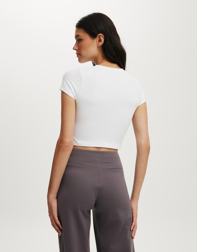 Cotton On Body Active - Ultra Soft Cropped Fitted Tshirt
