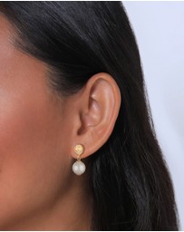 Elli Jewelry - Earrings Ear Hanger Platelet with Shell Core Pearl in 925 Sterling Silver Gold Plated