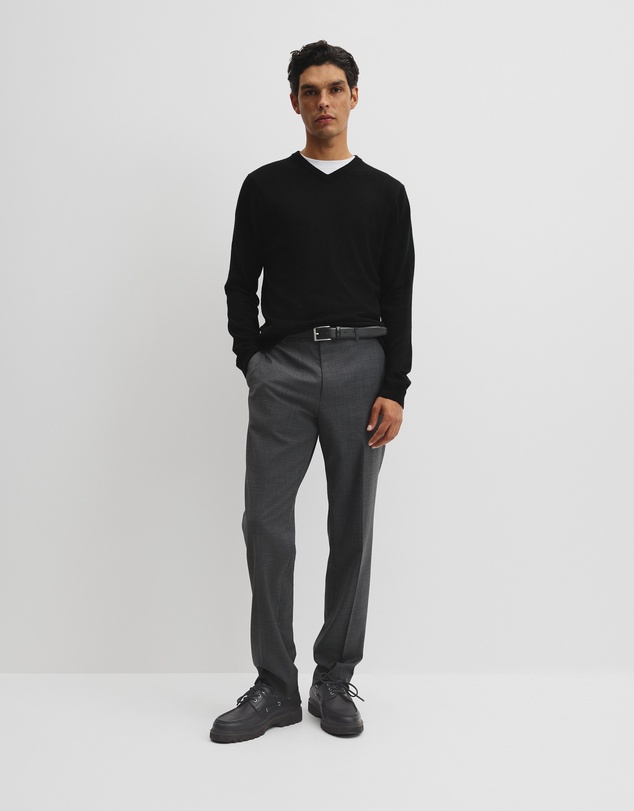 Country Road - Merino Wool V-neck Knit