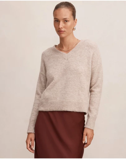 Forever New - Vivienne V Neck Sweater