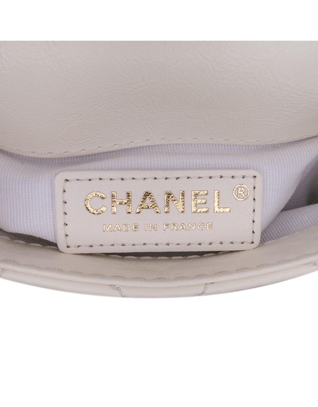 Pre-Loved by Azura Reborn - Pre-Loved chanel Chanel Quilted Lambskin Messenger Bag