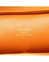 Pre-Loved by Azura Reborn - Pre-Loved hermes Elegant Carryall Handbag with Comfortable Handles and Secure Zipper Closure