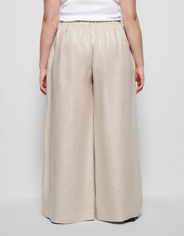 Commonry - Harriet Pant