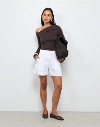 AERE - Sylvie Pleat Linen Shorts