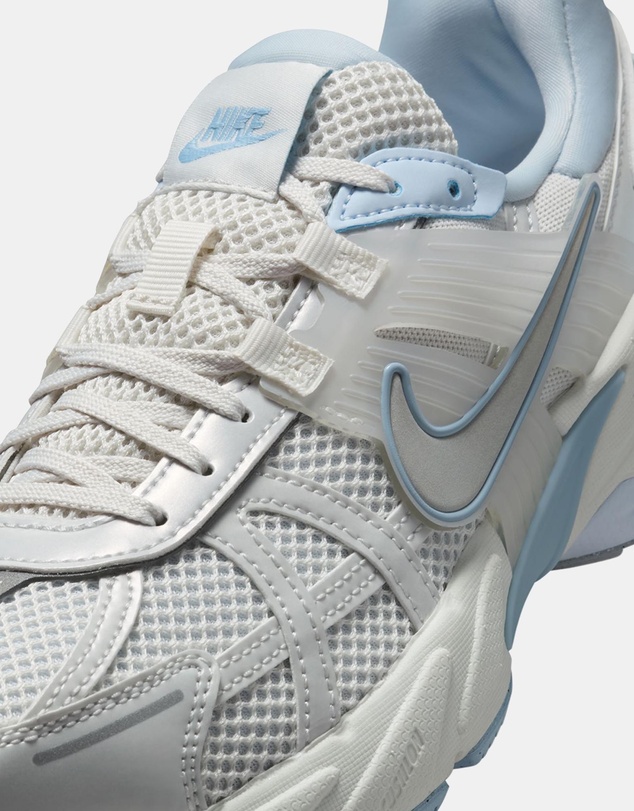 Nike - Nike V2K Run - Women's