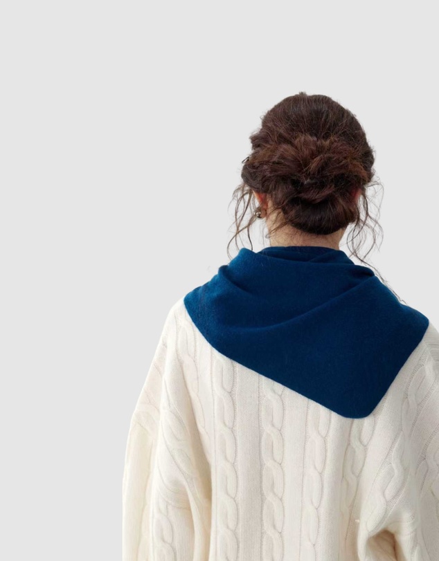 SILK MAGNOLIA - Cashmere Triangle Scarf