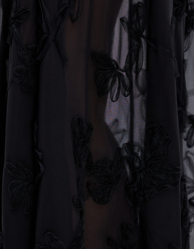 Minima Esenciales - Maelle Floral Applique Maxi Dress