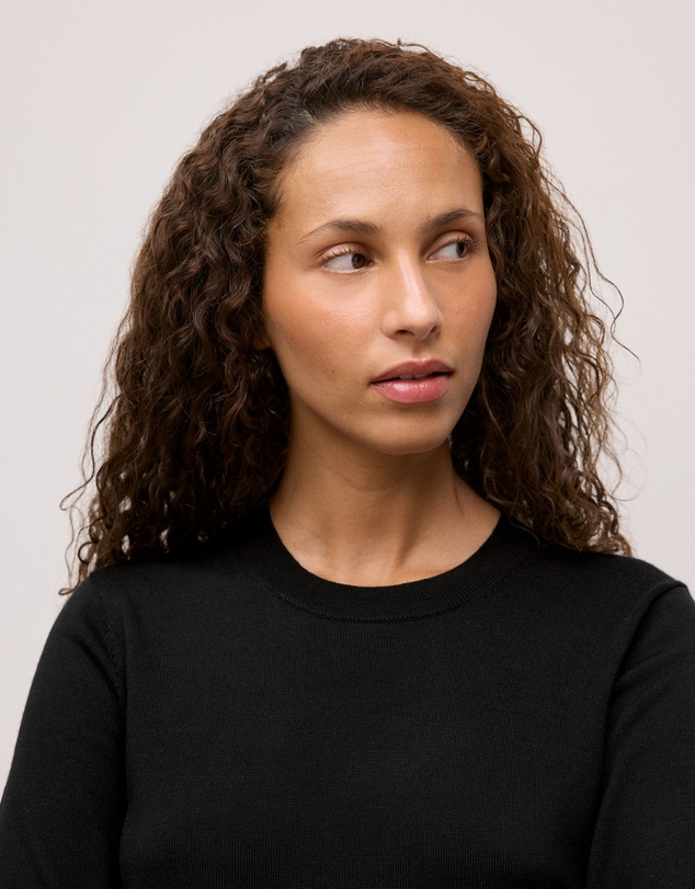 Trenery - Merino Classic Crew in Black