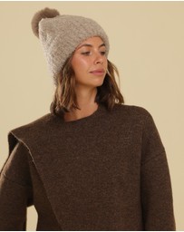Morgan & Taylor - Elsie Boucle Beanie in Beige