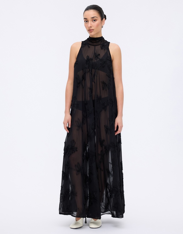 Minima Esenciales - Maelle Floral Applique Maxi Dress