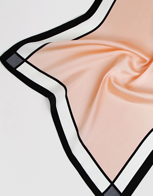 Belle & Bloom - New Yorker Fashion Scarf
