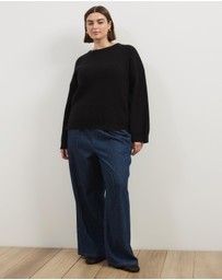 Atmos&Here Curvy - Rory Crewneck Knit Jumper With Button Detail At Side Seam