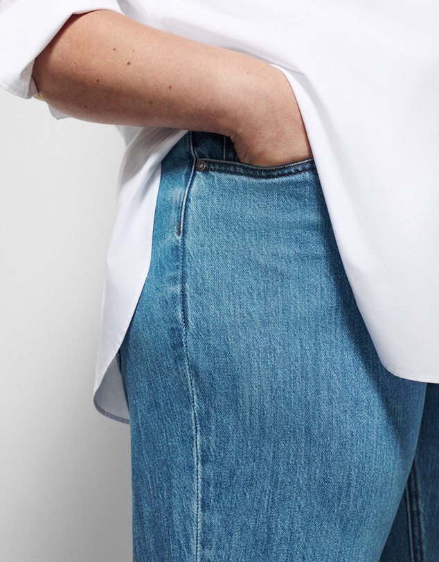 Commonry - The High Rise Crop Girlfriend Jean