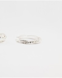 Lovisa - Silver Plated Diamante Twisted Rings 3-Pack