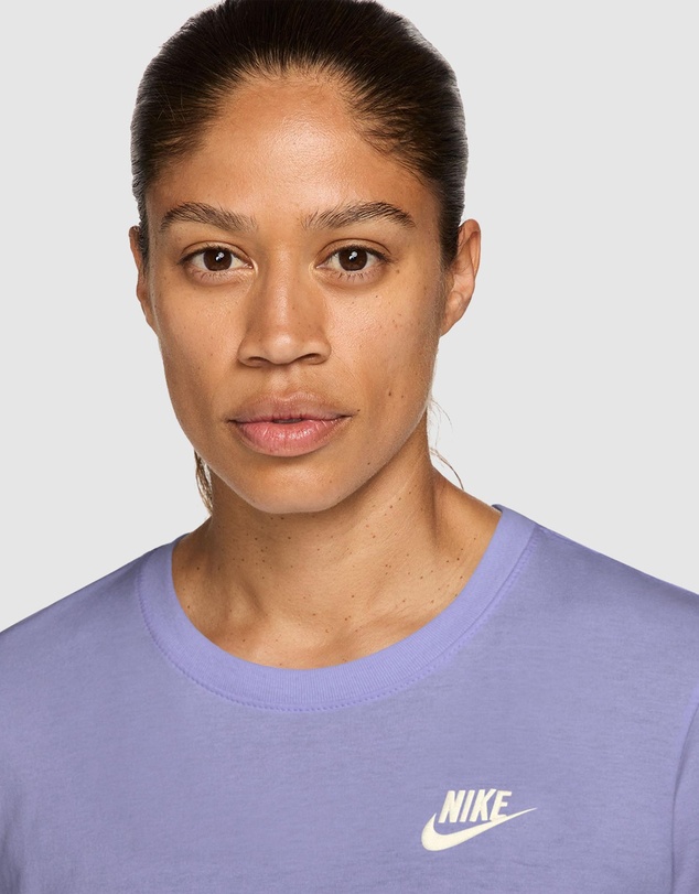 Nike - Sportswear Club Essentials T-Shirt