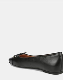 Vionic - Klara Ballet Flat - Black Leather