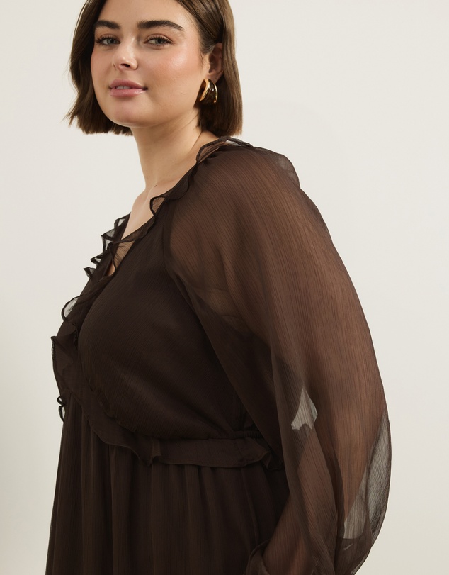 Atmos&Here Curvy - Tyla V-Neck Boho Midi Dress With Ruffle Detail