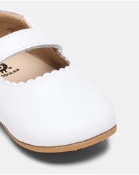 Old Soles - Glam Gab