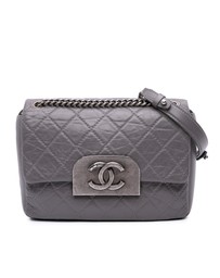 Pre-Loved by Azura Reborn - Pre-Loved chanel Boy Chain Bag Quilted Lambskin