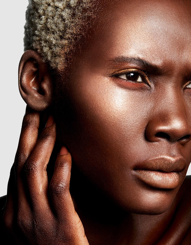 MAC - Extra Dimension Skinfinish