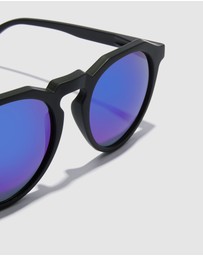 Hawkers Co - HAWKERS Black Blue Warwick Raw Sunglasses for Men and Women UV400