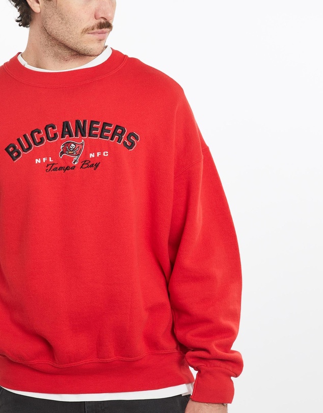 Vintage by The Real Deal - Pre Loved - Vintage NFL Tampa Bay Buccaneers Sweatshirt