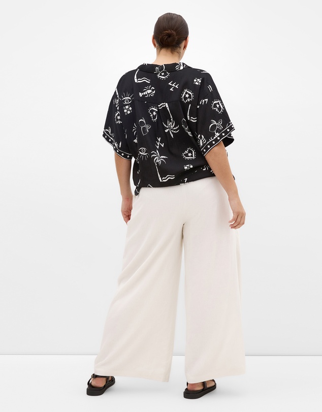 City Chic - Plus size Resort Border Print Shirt - black