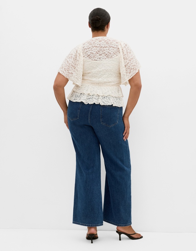 City Chic - Plus size Lily Lace Top - creme