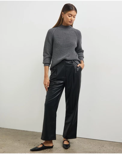 Minima Esenciales - Luca Pleated Leather Look Pants