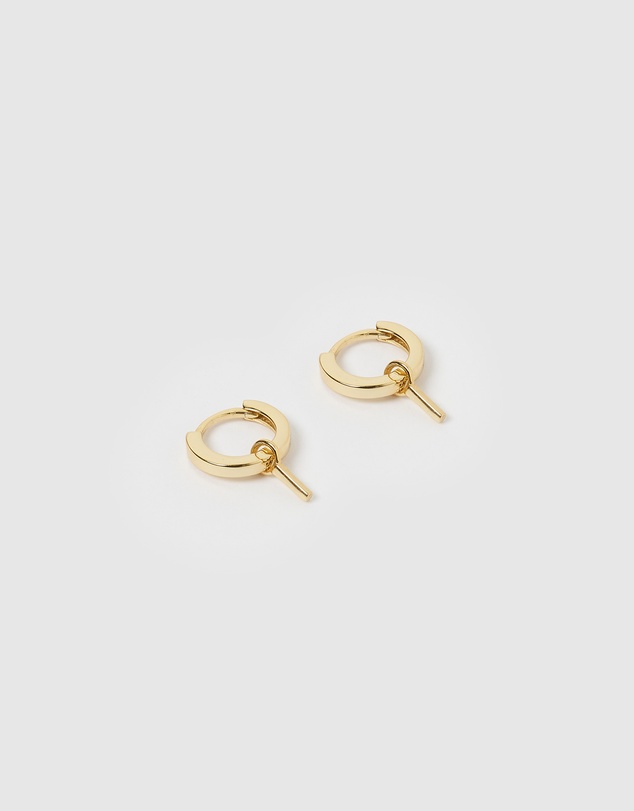 Izoa - Alphabet Letter I Huggie Earrings