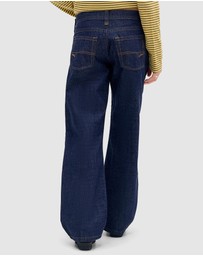 BDG By Urban Outfitters - Kayla Lowrider Jeans