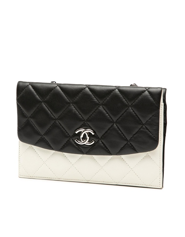 Pre-Loved by Azura Reborn - Pre-Loved CC Bicolor Quilted Lambskin Double Sided Wallet on Chain