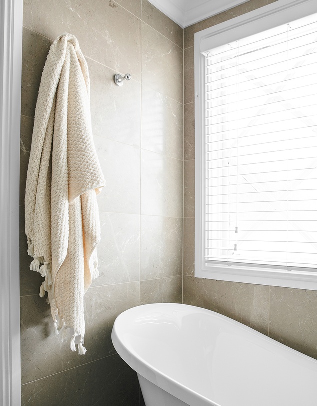 Miss April - Pompom Bath Towel