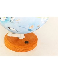 Wonderstuff - Wildlife World Globe