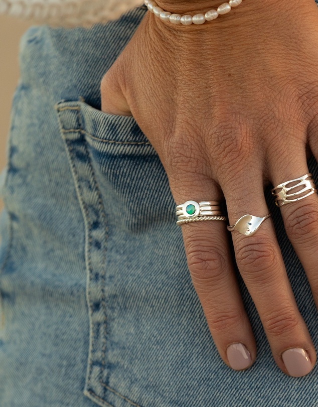 Ichu - Fine Concave Ring