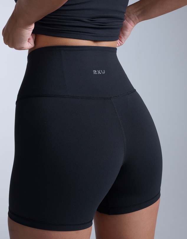 2XU - Fluid Hi-Rise 5 Inch Shorts