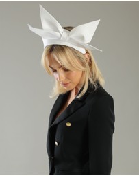 Morgan & Taylor - Enza Fascinator in White