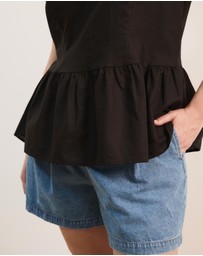 Atmos&Here Curvy - Lola Linen V-Neck Peplum Top