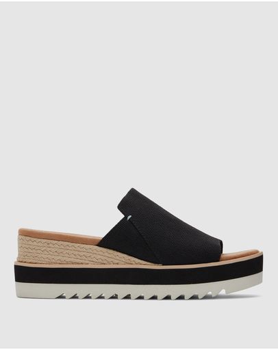 Black Canvas (Wide Fit)