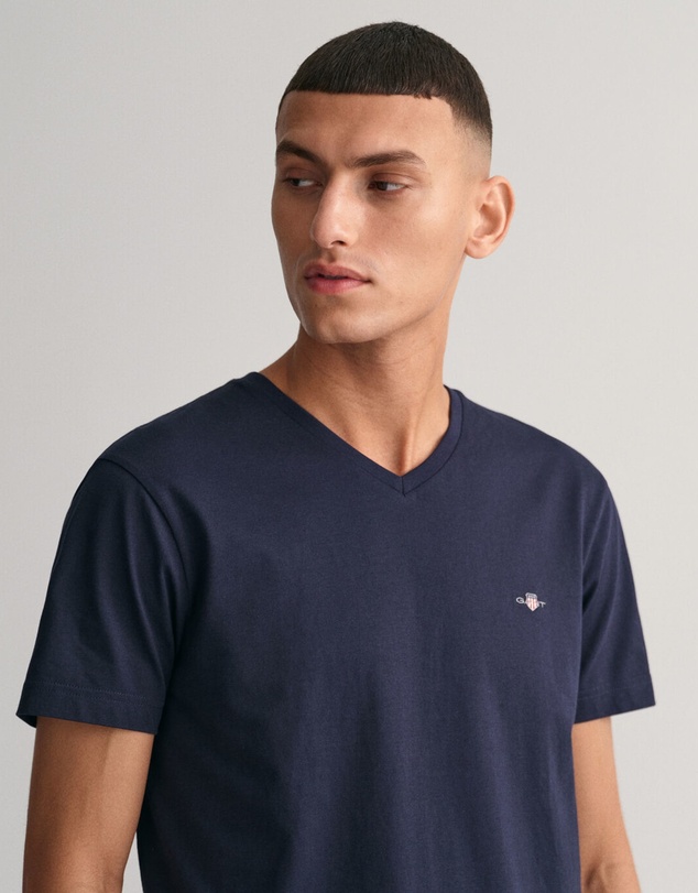 Gant - Slim Fit Shield V-Neck T-Shirt