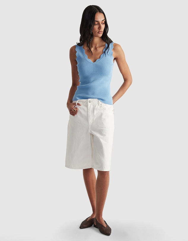 Decjuba - Kai Scallop V-Neck