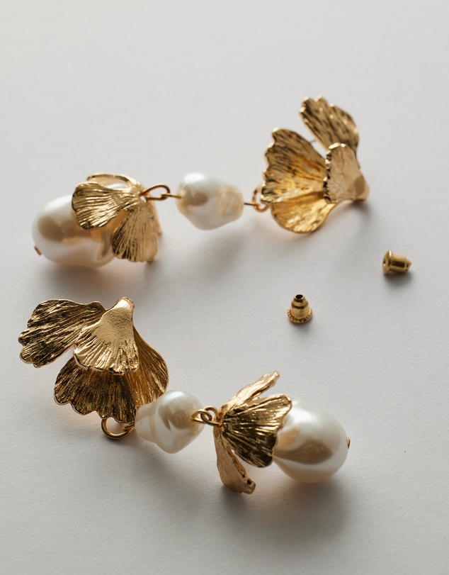 Moira Hughes - The White Label - Illona Flower Pearl Earrings