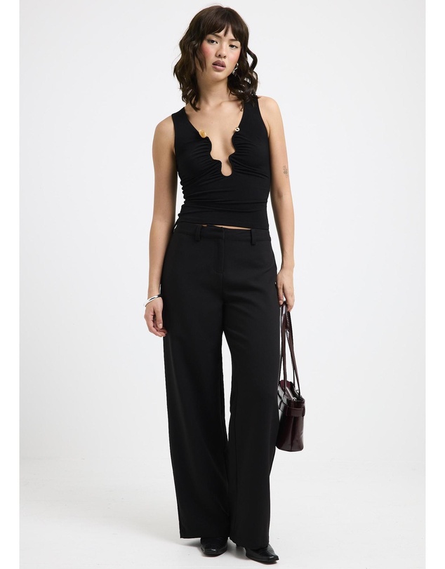 Alice In The Eve - Anna Cut Out Top