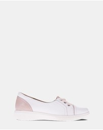 Mia Vita - Bridgette Slip-On Casual Sneaker - White/Blush