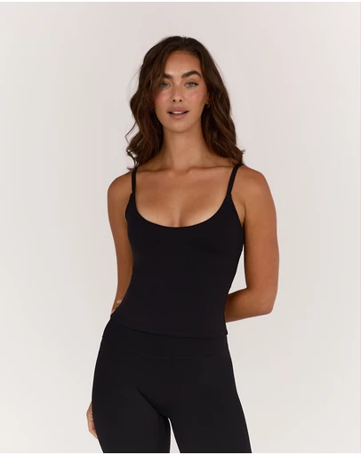 Muscle Republic - Aire Scoop Top