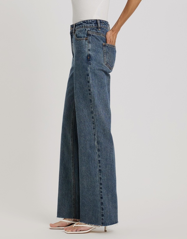 Atmos&Here - Myra Straight Leg Raw Hem Jeans