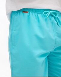 Superdry - Essential 17